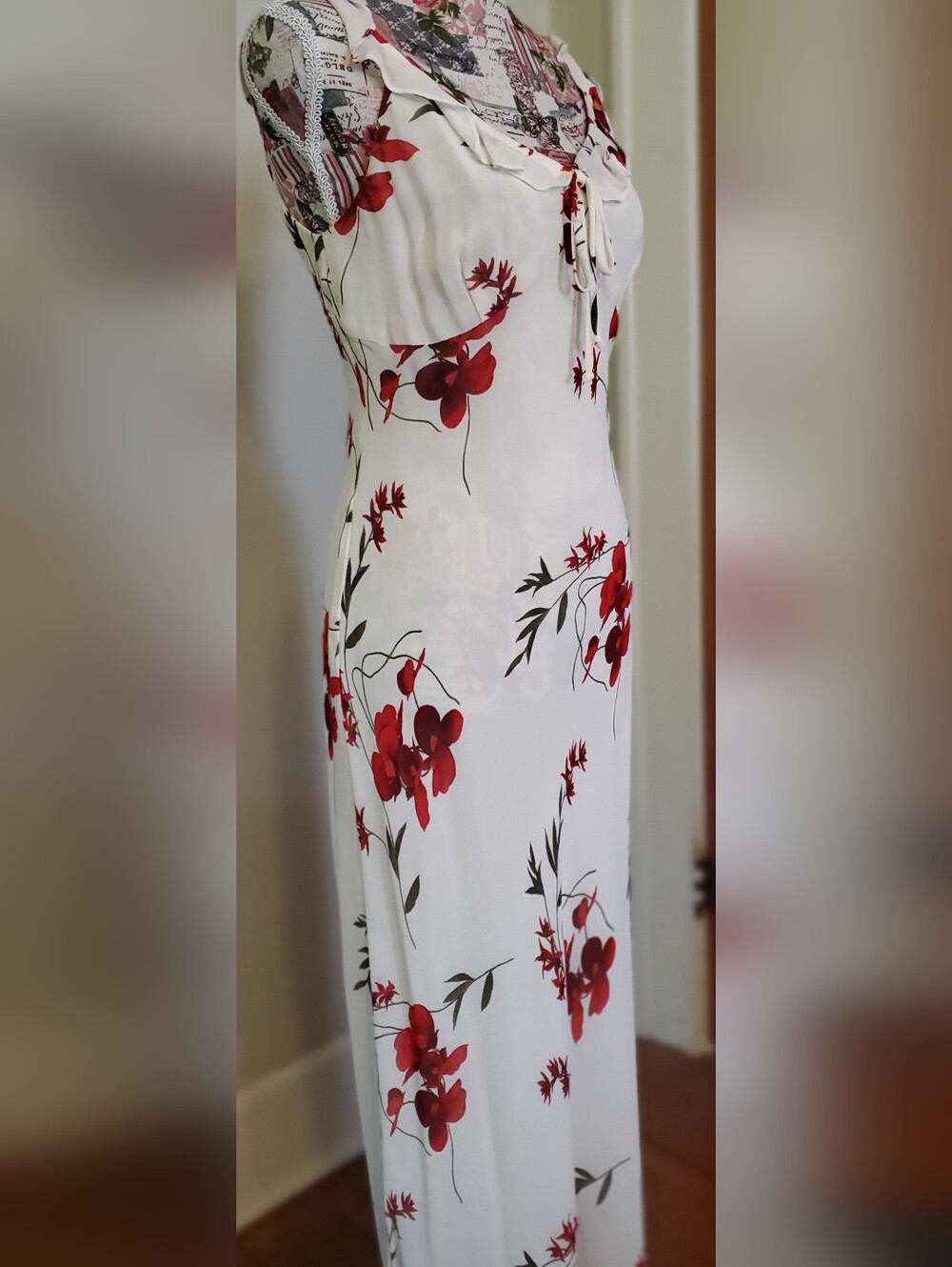 Donna Ricco White Maxi Dress with Red Floral Print and Ruffle V Neck